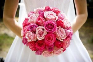 Você sabe por quê as noivas começaram a usar o buquê de flores para se casar ???